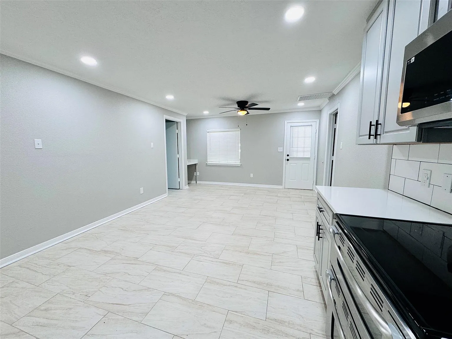 2 bed, 2.0 bath, $1,700 — Photo 3