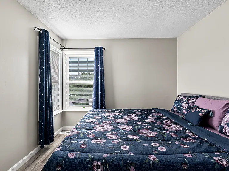5185 Edgemere Dr — Photo 15