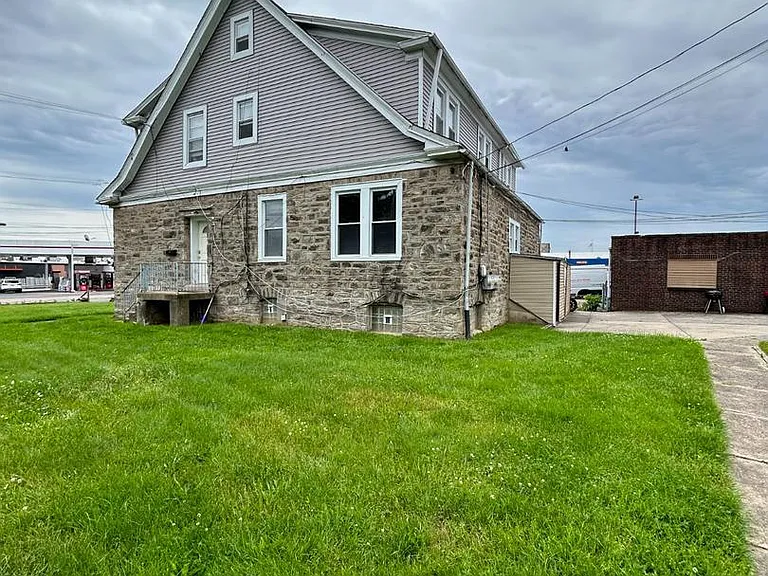 6370 Oxford Ave #B — Photo 20