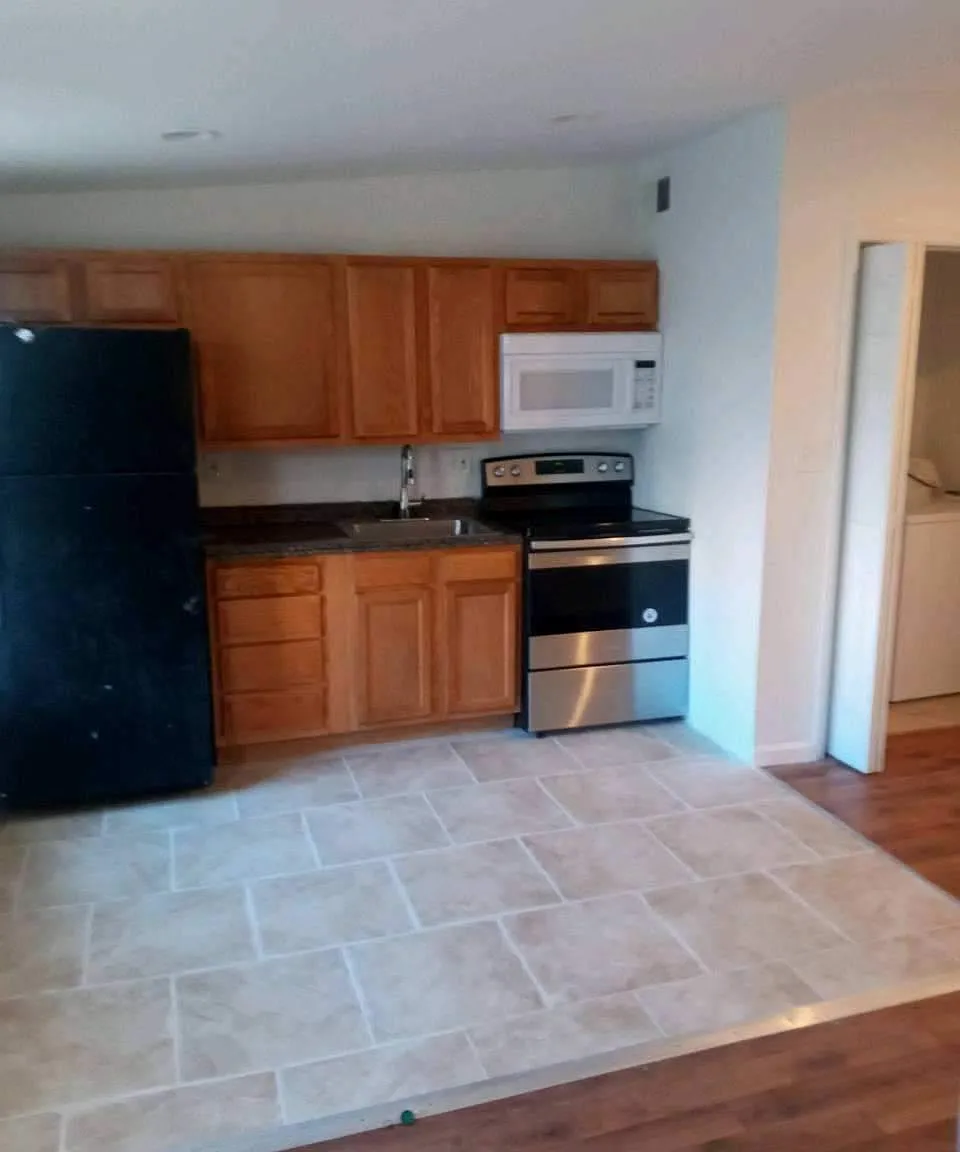 2 bed, 1500 sqft, $1,300 — Photo 1