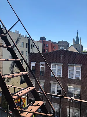 Rented by Warren T Real Estate Corp. | media 10