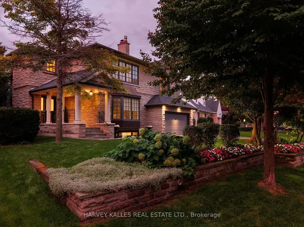 15 Moorehill Dr, Toronto, ON M4G 1A3