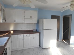 55 Willry St, Woodbridge, NJ 07095