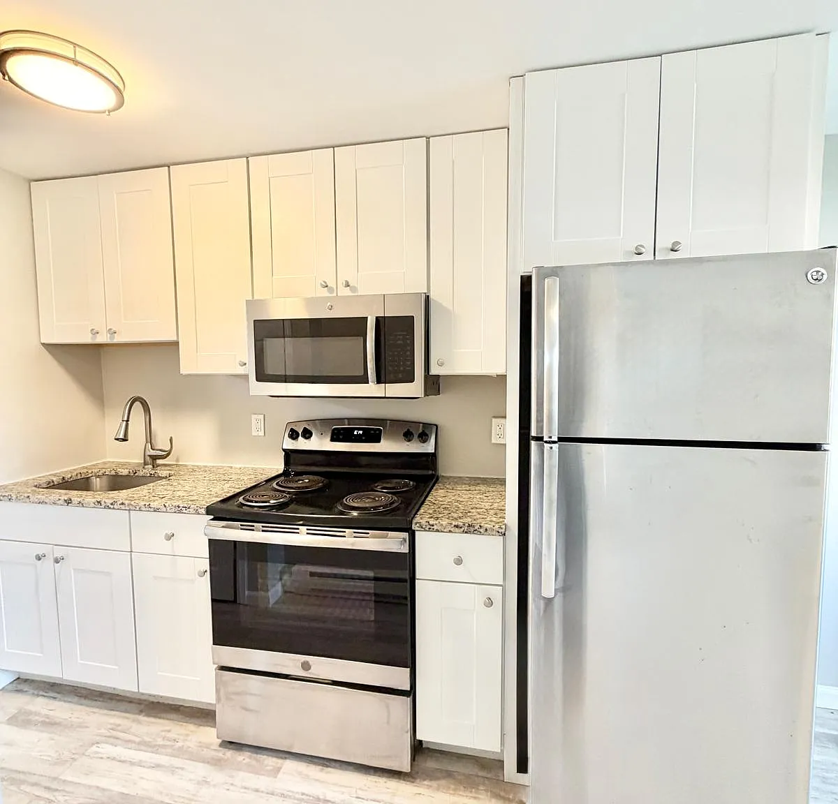 2 bed, 650 sqft, $1,875 — Photo 1