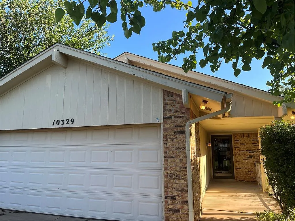 3 bed, 2.0 bath, 1296 sqft, $1,395 — Photo 2