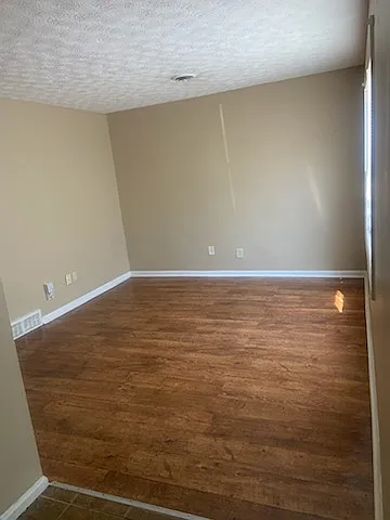 902 Villa Dr #6 — Photo 3
