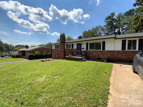 325 Glenwood Dr, Mooresville, NC 28115