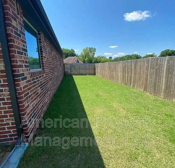 5312 Charleston Dr — Photo 30