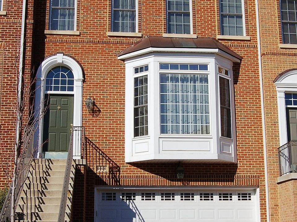 STUNNING BRICK FRONT TOWNHOME