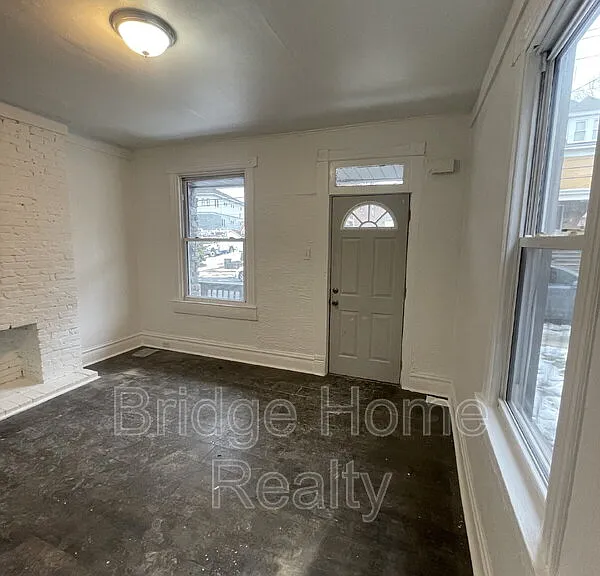 128 S Spring Ave — Photo 4