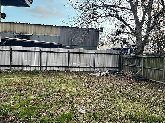 5th image of 8016 Munn St