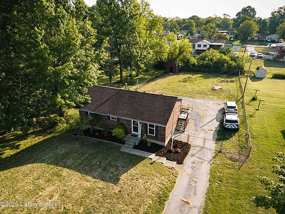 2nd image of 191 Rocket Ln