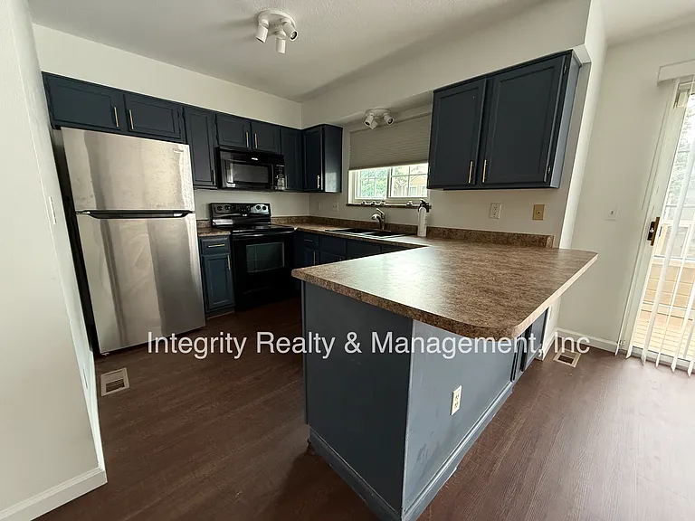 1818 S Quebec Way #B15-7 — Photo 2