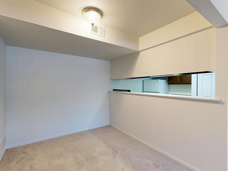 Country Meadow Apartments — Photo 30