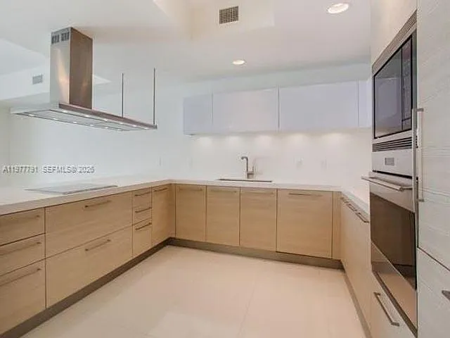17301 Biscayne Blvd #1103 — Photo 11