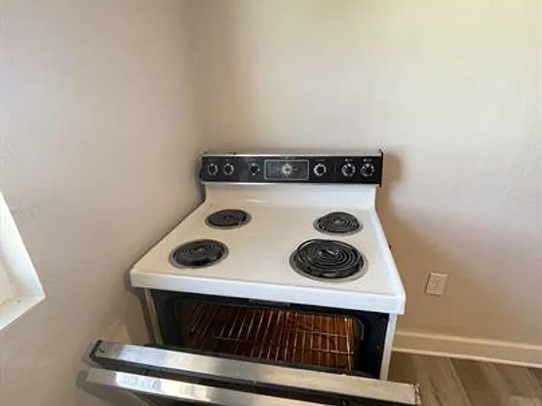4517 S Shields Blvd #B — Photo 2