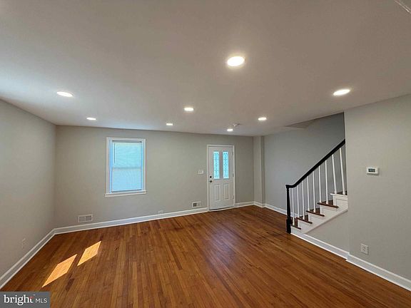 2nd image of 1535 E Cold Spring Ln