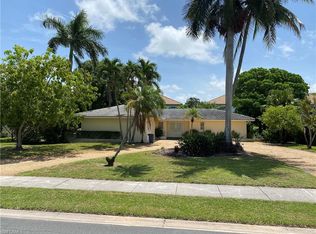 3888 Crayton Rd, Naples, FL 34103