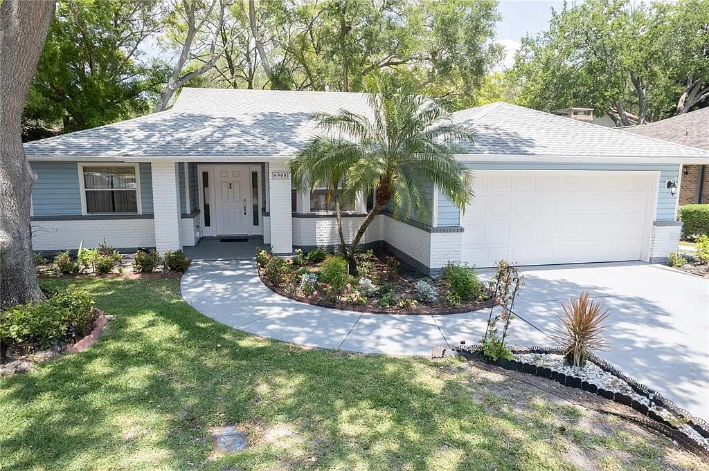 3 bed, 2.0 bath, 1600 sqft, $3,200 — Photo 3