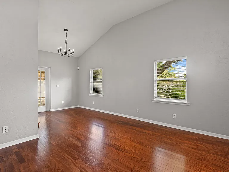 2607 Elizabeth Ave — Photo 17