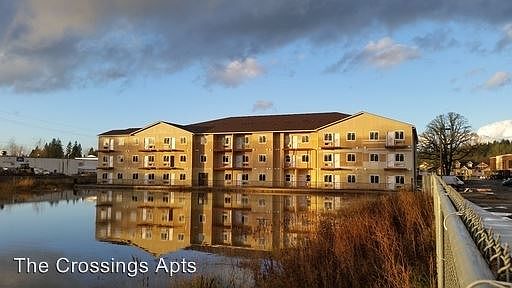 2nd image of 901 SE 11th Pl APT 306