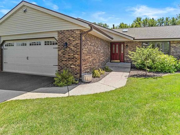 4th image of 7341 Montmorency Dr