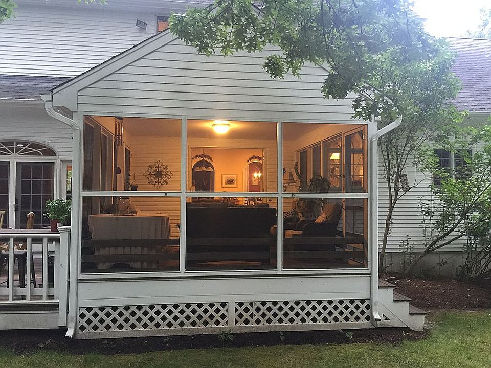2nd image of 99 Robincrest Ct