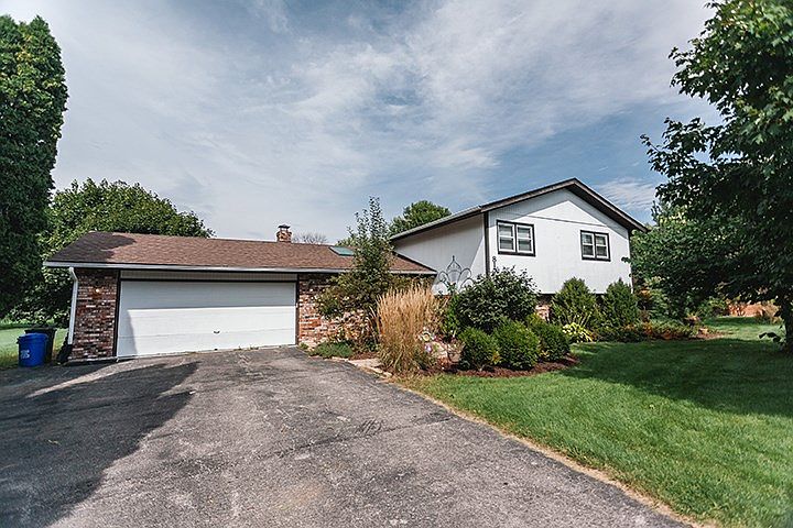 1st image of 8176 Cloverdale Ln