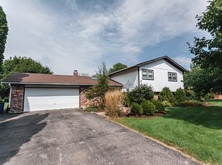 8176 Cloverdale Ln, Rockford, IL 61107