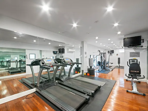 150 West 51st Street image 14 of 17