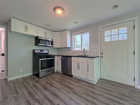 4th image of 162 Cantwell Dr