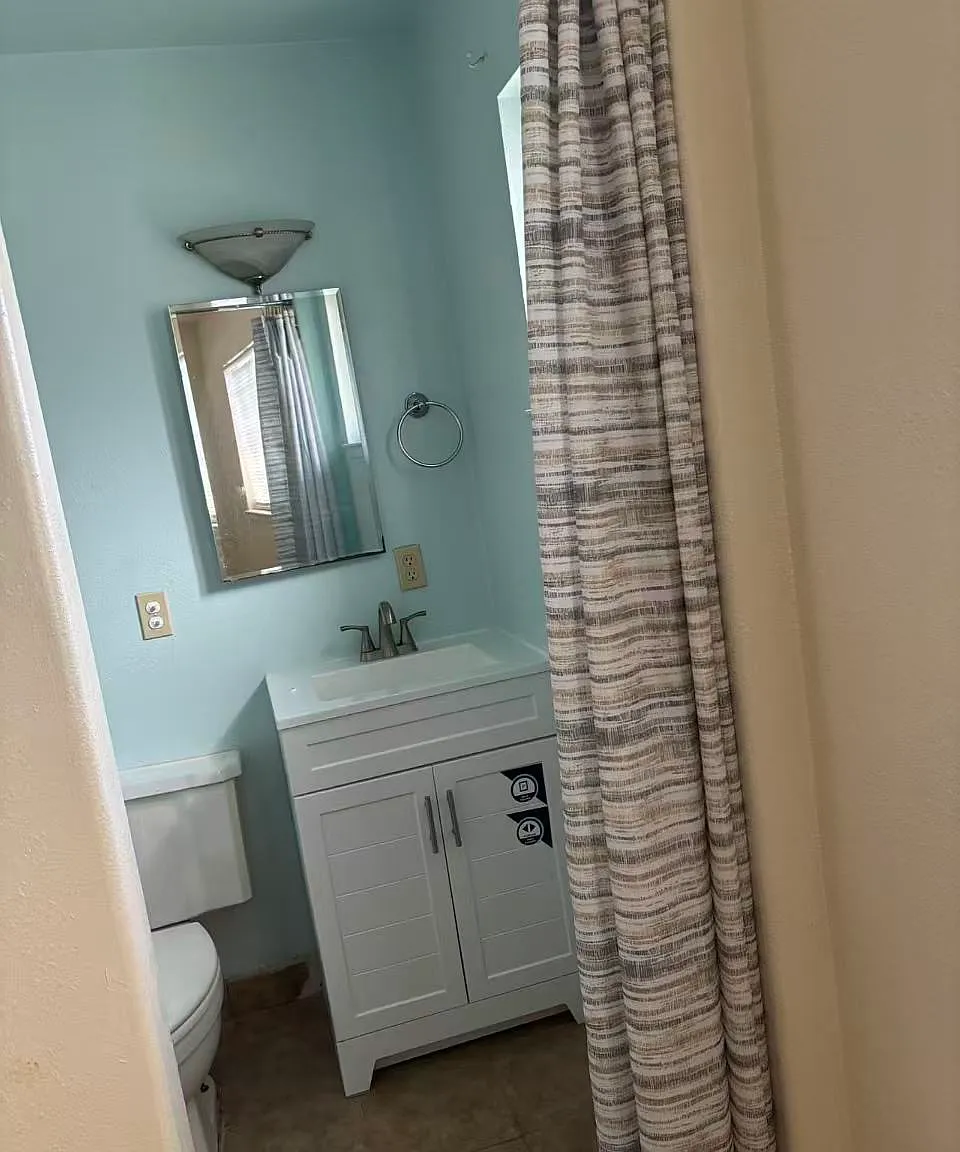 3 bed, 1428 sqft, $2,300 — Photo 4
