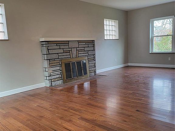 4th image of 3028 Hatherly Dr