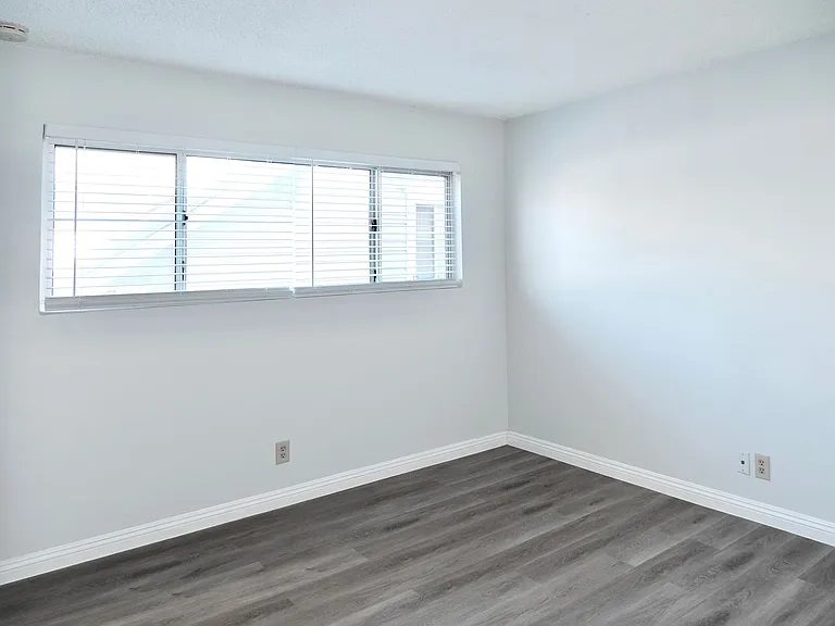 700 E. 5th St. — Photo 7