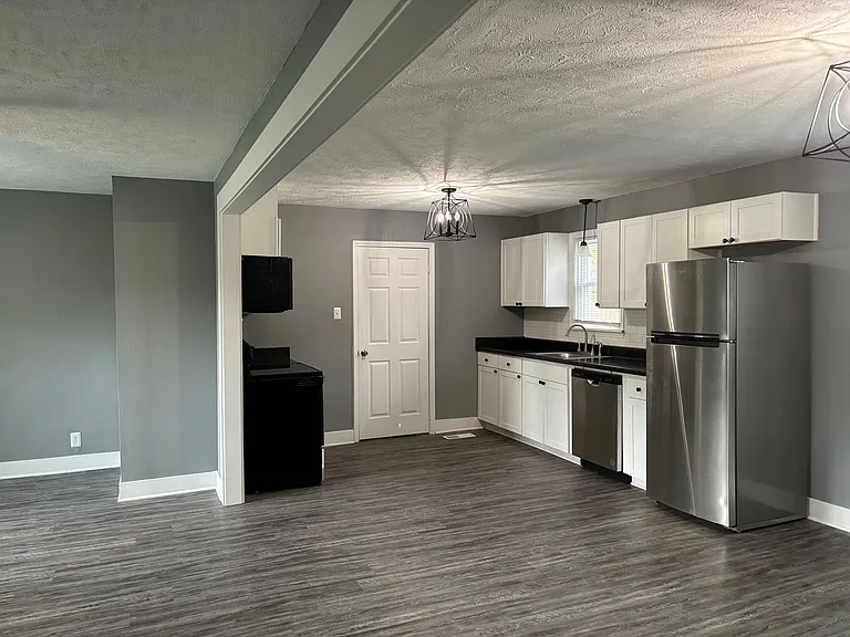 135 N Meadow Dr — Photo 4