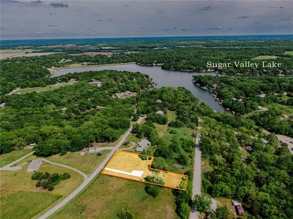 42 Antelope Rd, Mound City, KS 66056