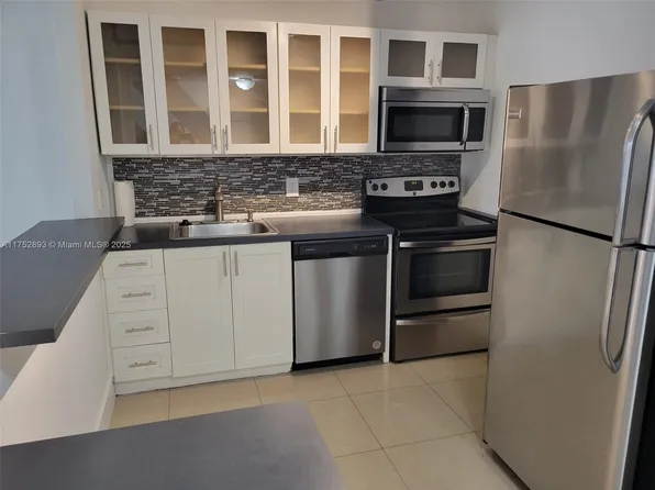 1470 NE 123rd St #A204, North Miami, FL 33161