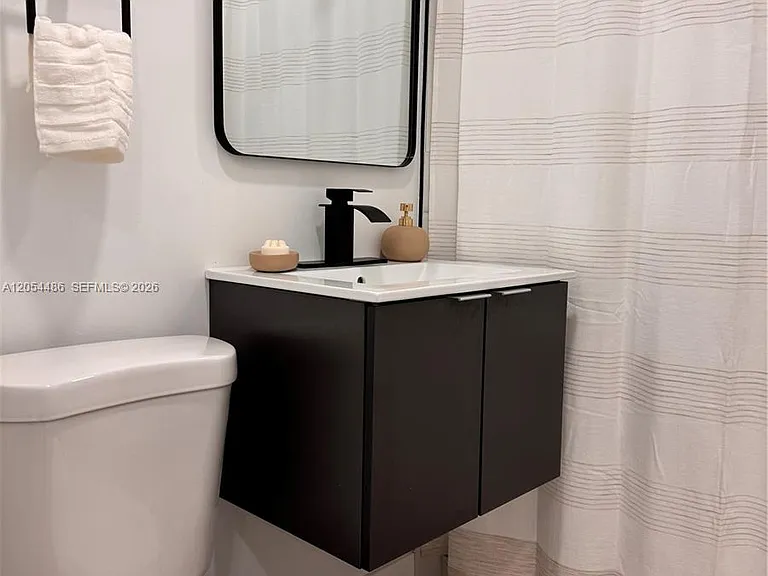 22258 Beverly Ave — Photo 16