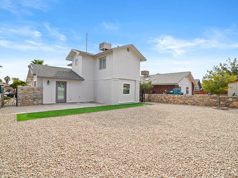 12115 Royal Woods Dr — Photo 34