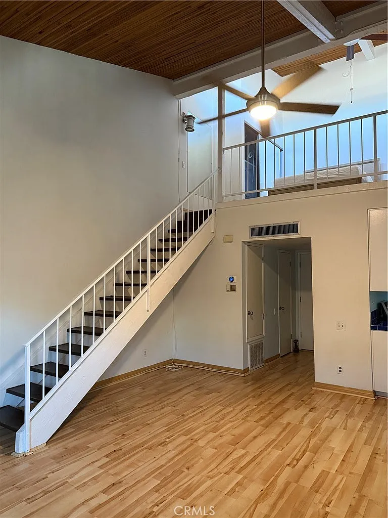 1 bed, 1.5 bath, 712 sqft, $1,999 — Photo 1