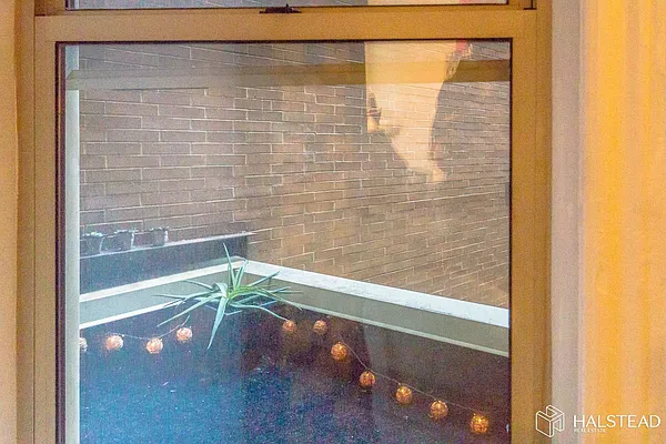 Rented by Halstead Real Estate | media 15