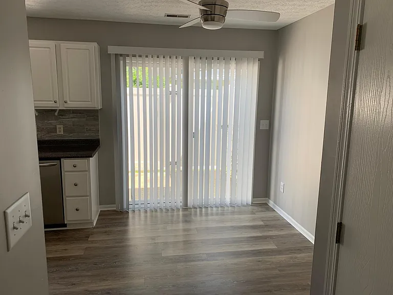 1611 N Star Ave — Photo 3