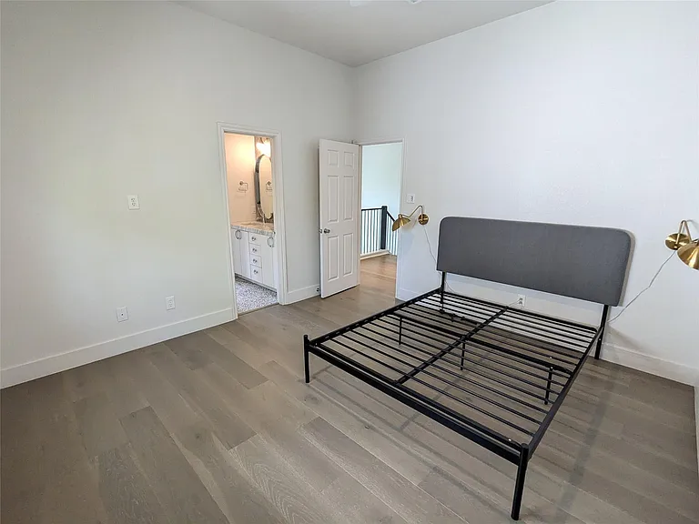 9257 Scenic Bluff Dr — Photo 26
