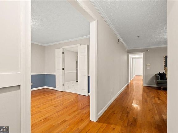 4th image of 1411 Oakridge Cir