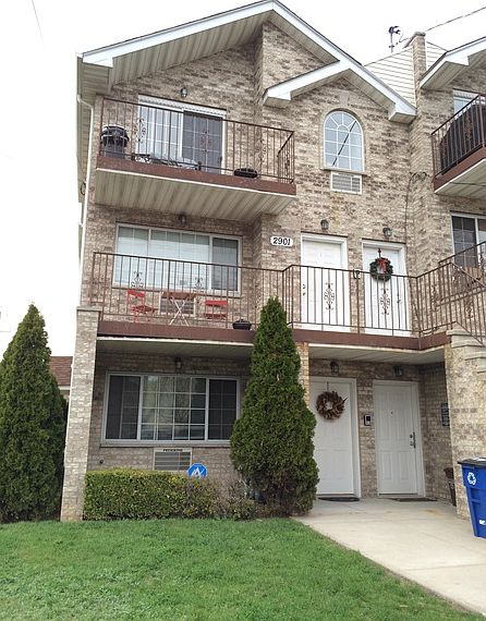 1st image of 2901 Schurz Ave
