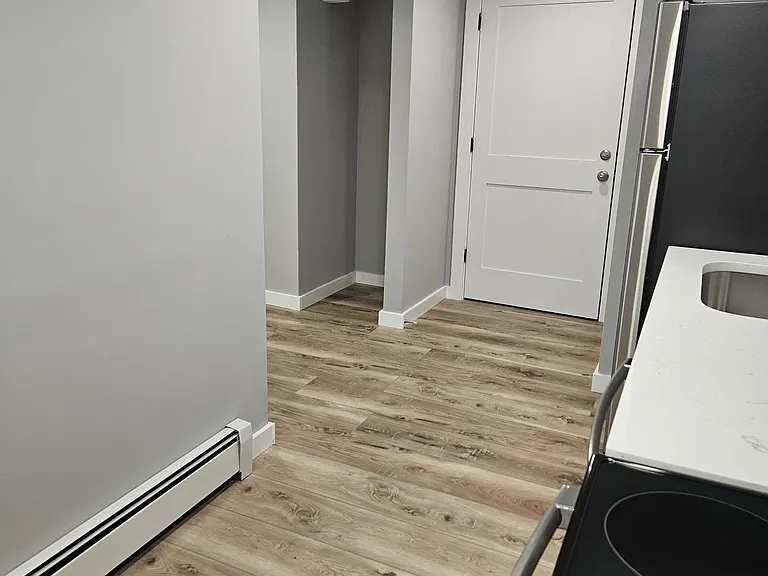 32 Irving St #B — Photo 5