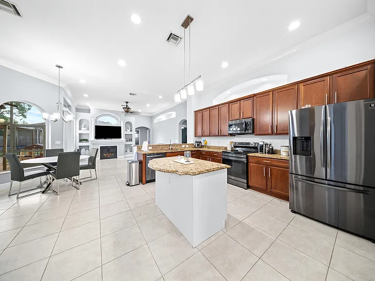 5918 NW Hann Dr — Photo 24