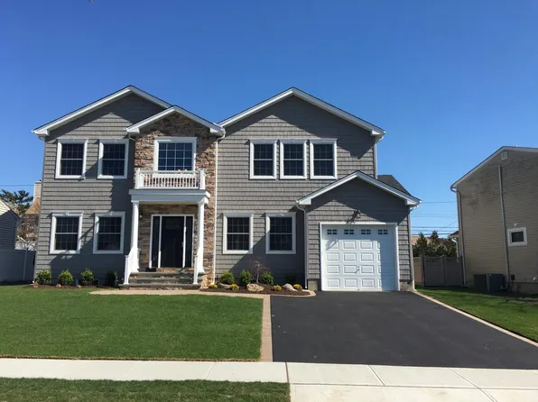 160 Morton Boulevard, Plainview, NY 11803-6204