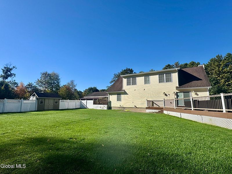 5th image of 10 Hillside Avenue