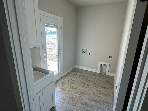 4th image of 628 The Cottages Dr